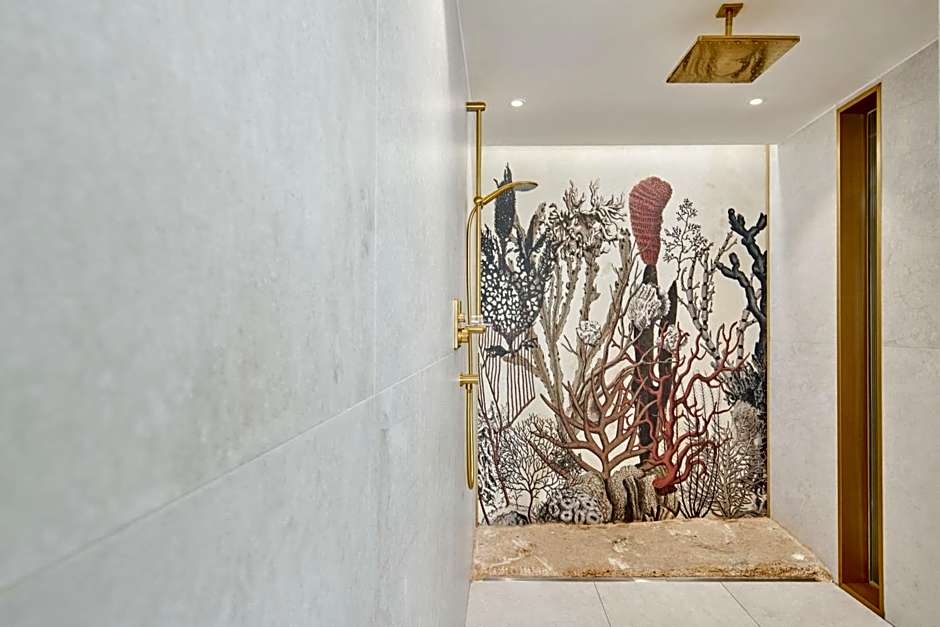 Le Meridien Lav Split