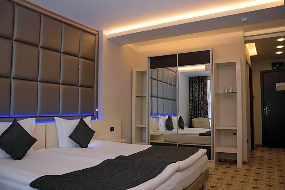 National Palace Wine & Spa Hotel