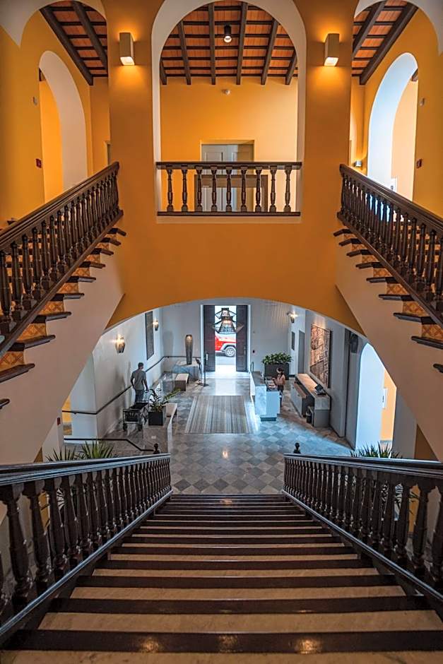 Palacio Provincial San Juan, Curio Collection by Hilton