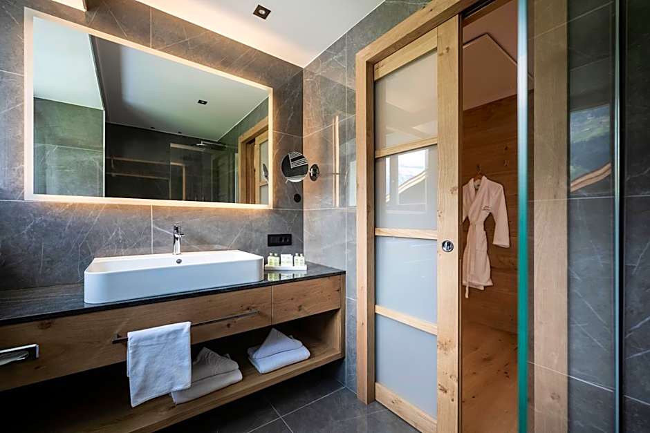 Small & Beautiful Hotel Gnaid