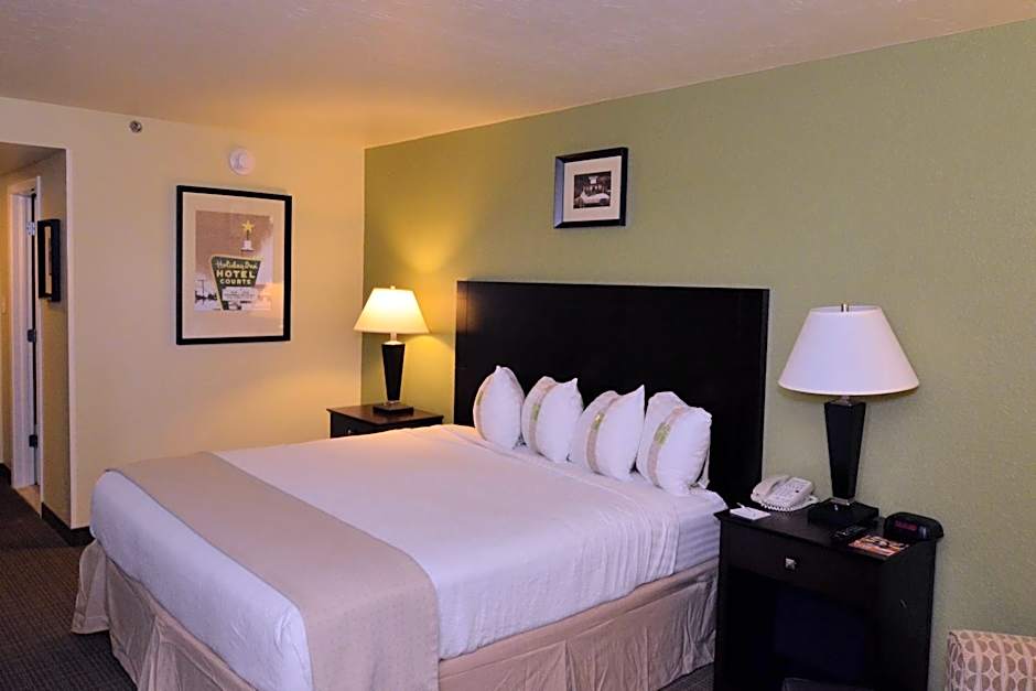 Holiday Inn Edison at Midtown By IHG
