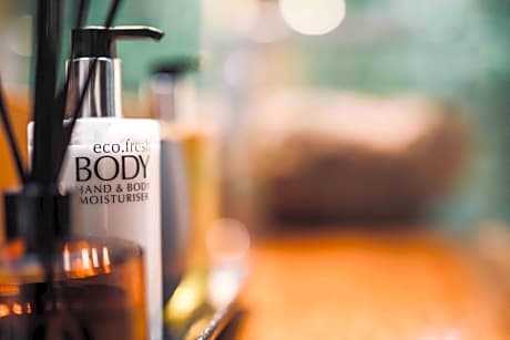 Rainforest Cabin - Queen