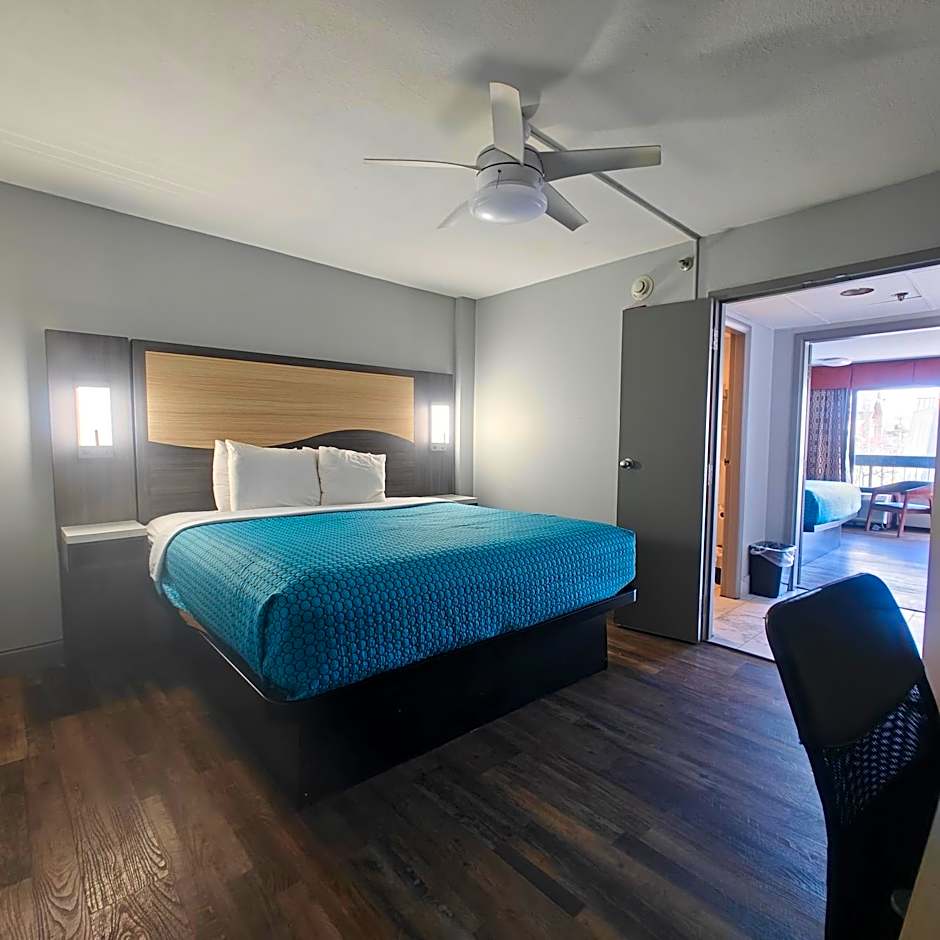 Mountain Vista Inn & Suites - Walking Distance to the Island