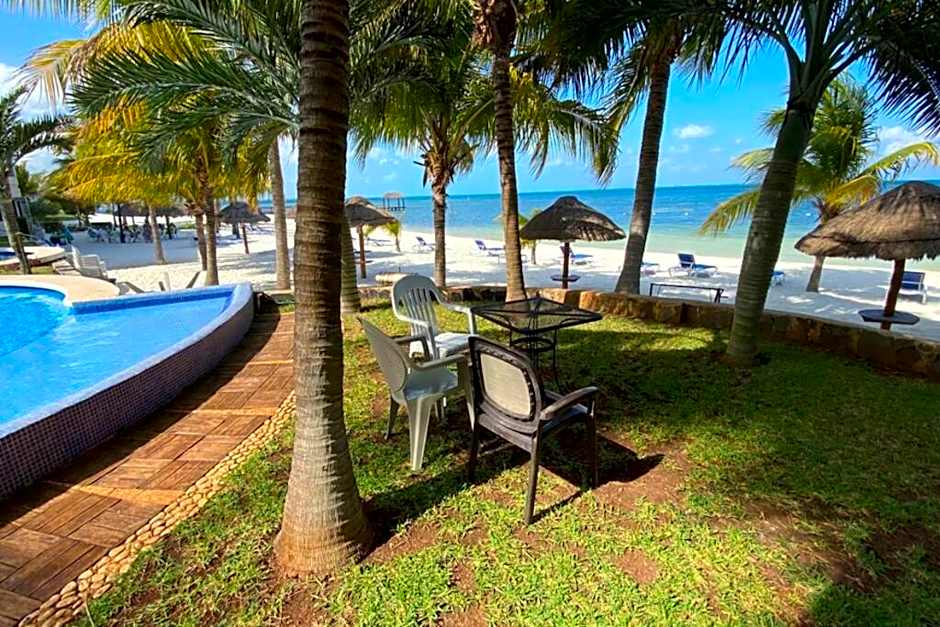 Oceanfront Condo BM By Andiani