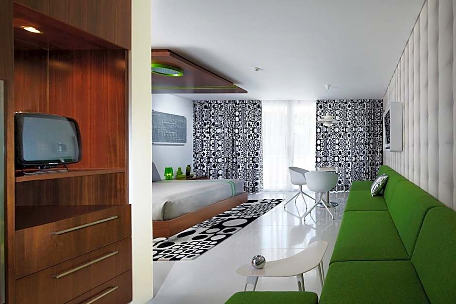 Chill Hotel Seminyak