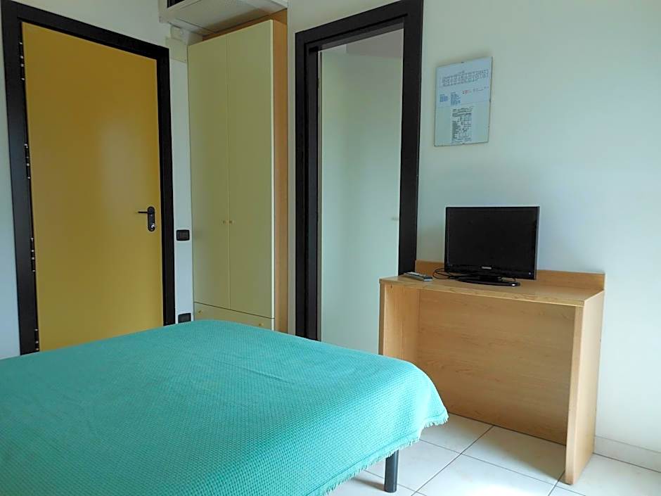 Foto 1 daripada 1 — Single Room