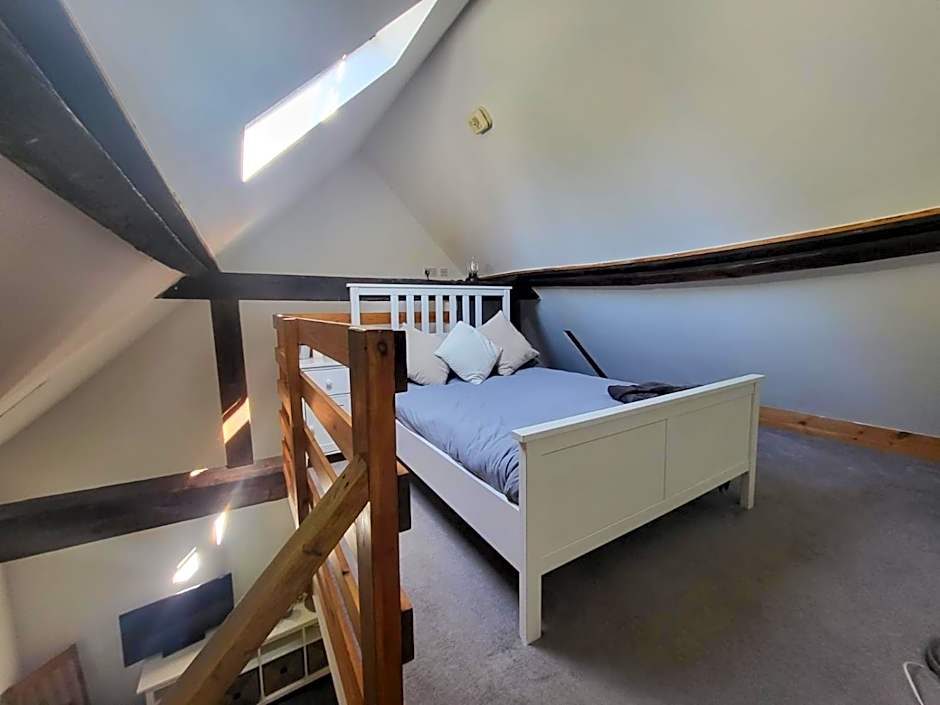 Hursley Rooms - The Dolphin