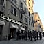 Le Petit Hotel