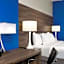 La Quinta Inn & Suites by Wyndham Denton - University Drive