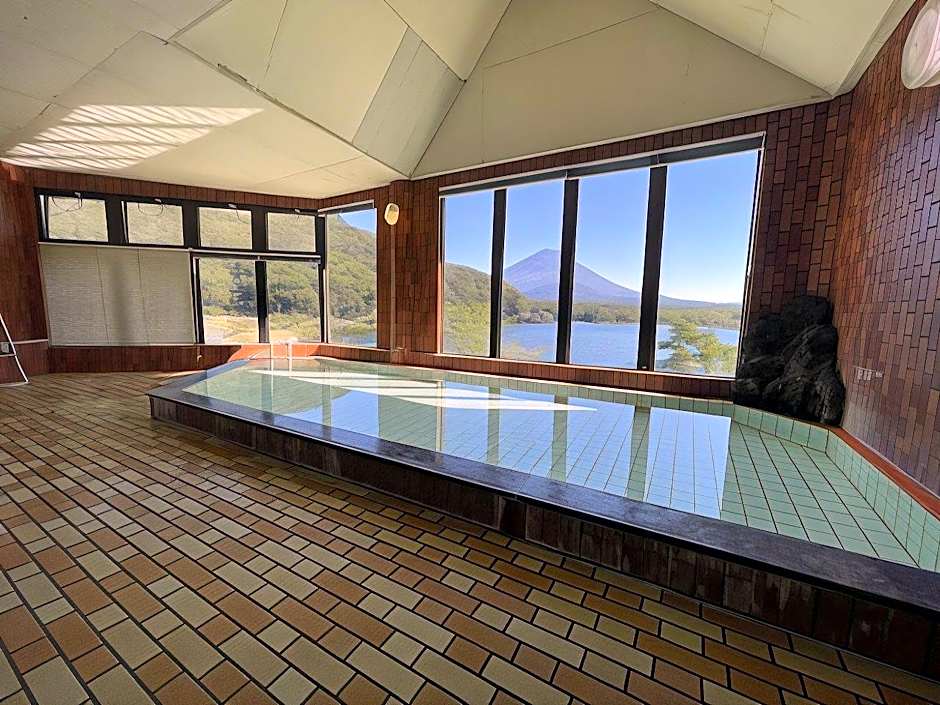 Shoji Lake Hotel