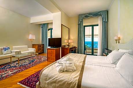 Junior Suite with Lake View