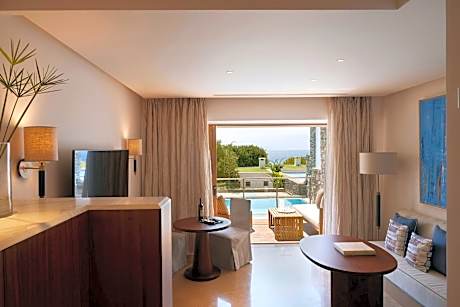 Peninsula Collection Three-Bedroom Suite with Private Pool