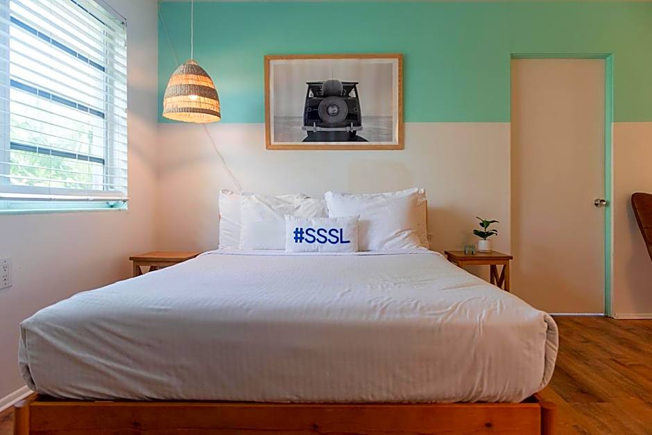 Seaspray Surf Lodge	