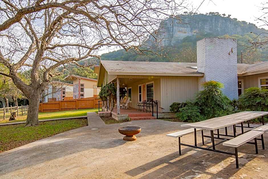 Seven Bluff Cabins