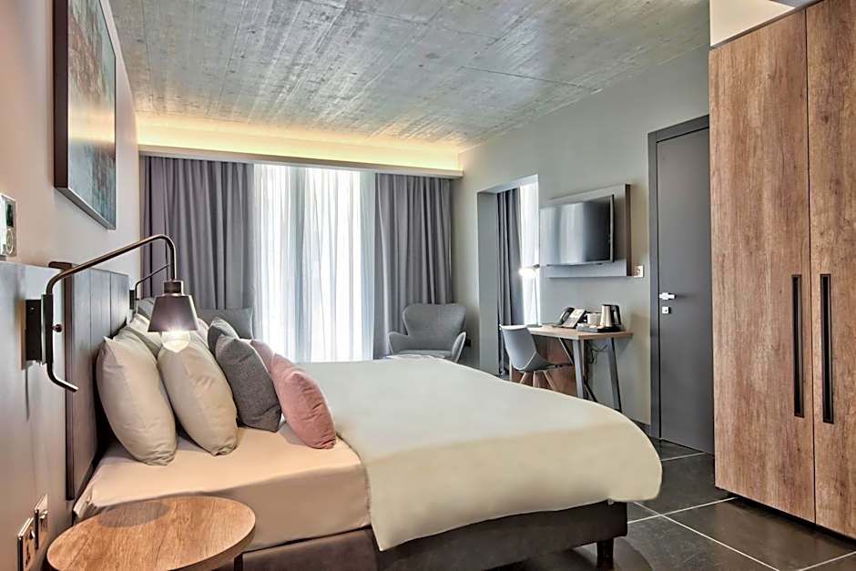 Number 11 St Julian's Malta - Handwritten Collection