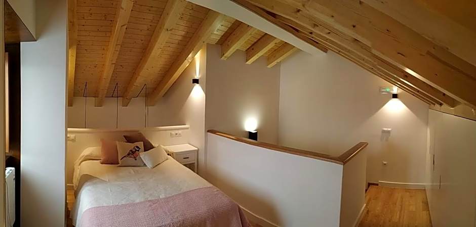Apartamentos Turísticos El Peñón