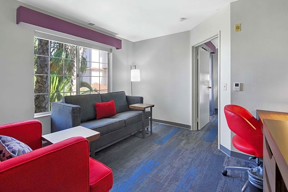 Hampton Inn By Hilton & Suites Santa Ana/Orange County Airport