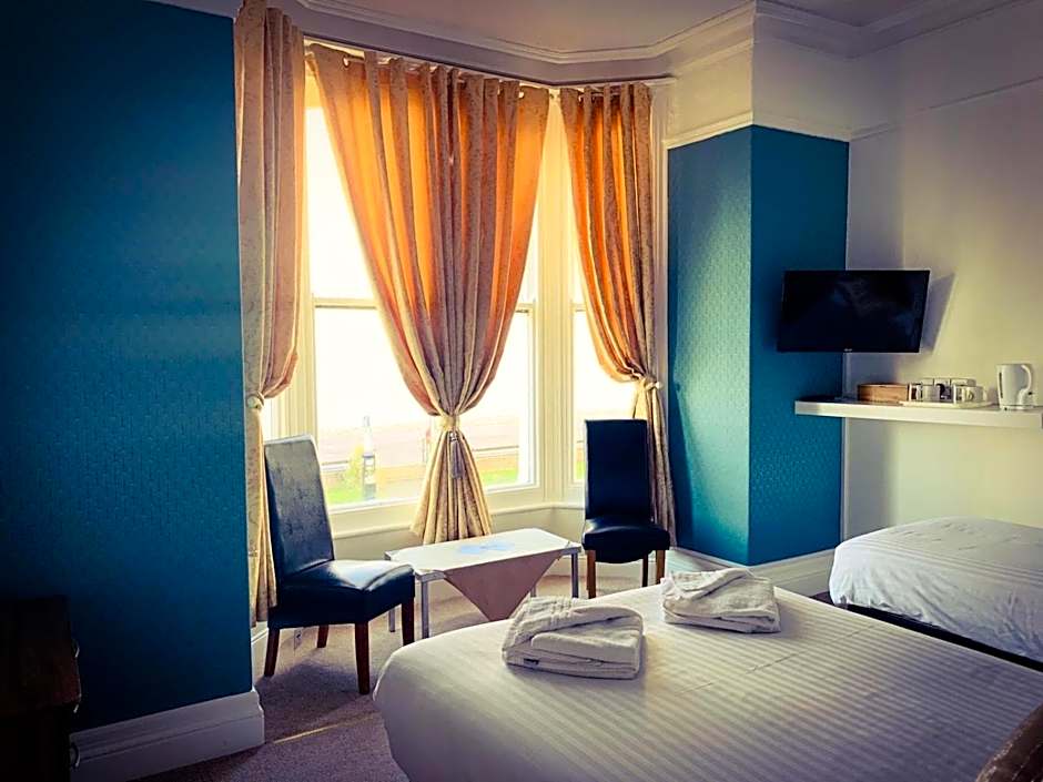 Four Oaks Hotel