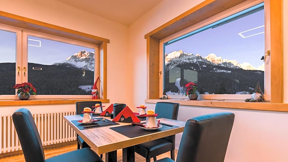 HOTEL DOLOMITI di De Martin D Oscar