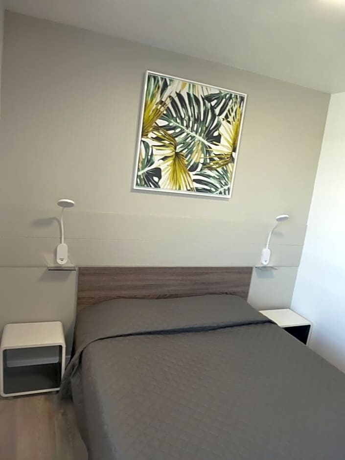Le 81 HOTEL
