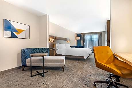 King Studio Suite with Mobility Accessible Tub - Non-Smoking