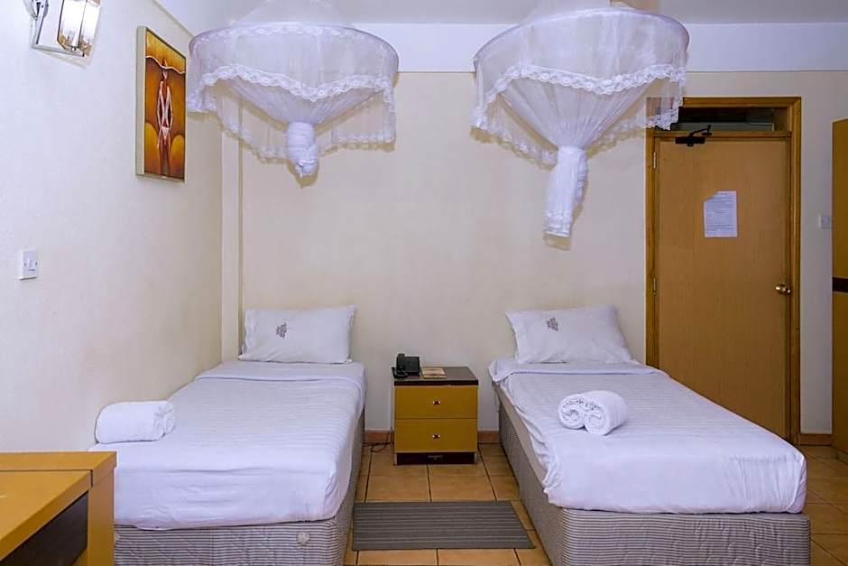 Aponye Hotel – Kampala, WV