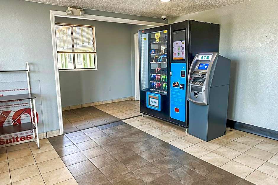 OYO Hotel Mobile, AL I-65 at Airport Blvd