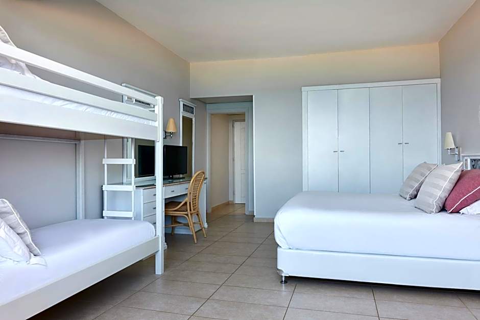 Atlantica Princess Hotel