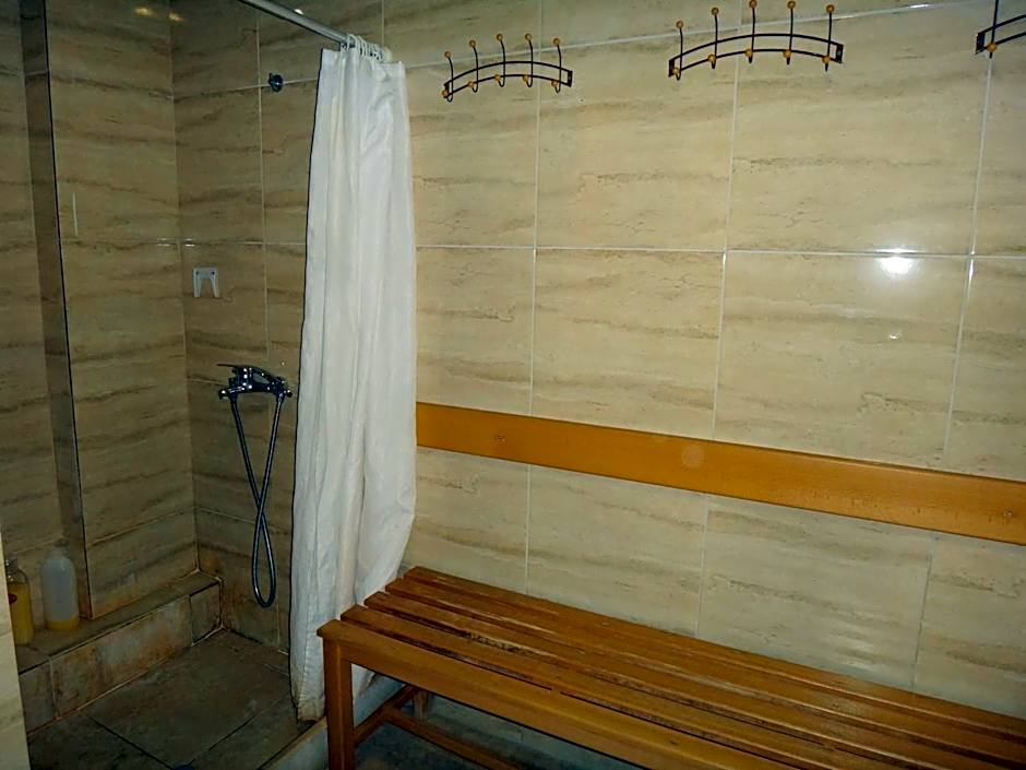 9 Queens Spa Hotel