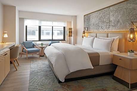 1 Bedroom Vice Presidential Suite, 1 King, Sofa bed