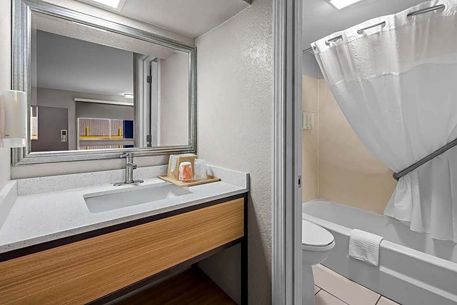 Park Inn by Radisson Weldon - Roanoke Rapids