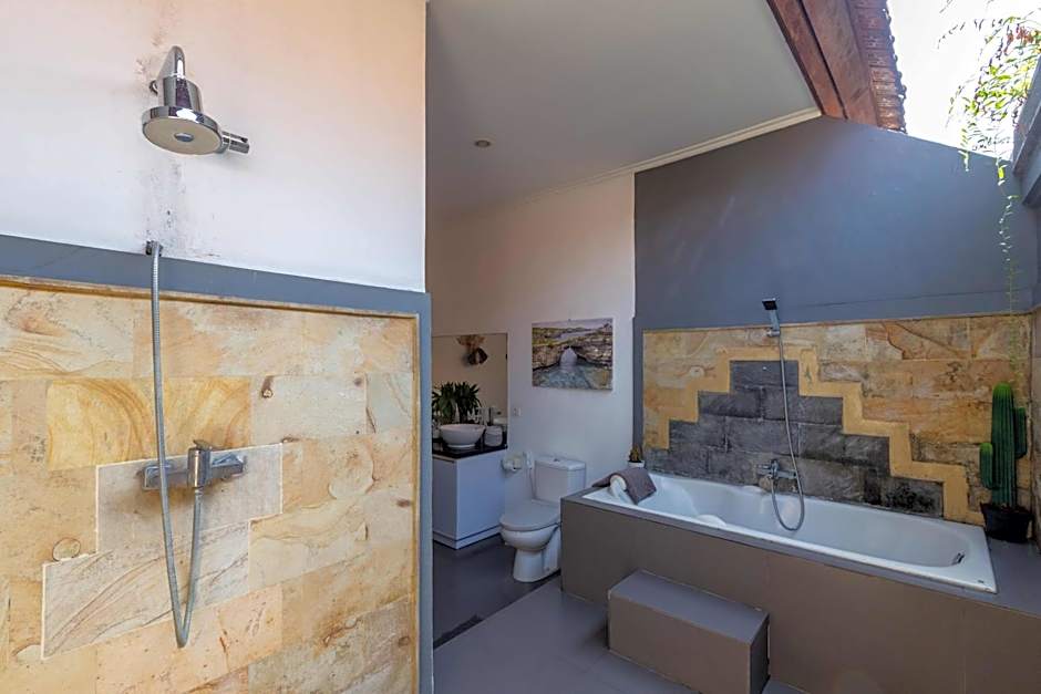 Villa Rosa - Spacious Oasis with Private Pool, close to Beach & Dining