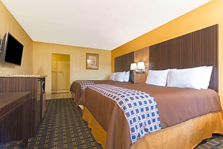 1 King Bed Non-Smoking