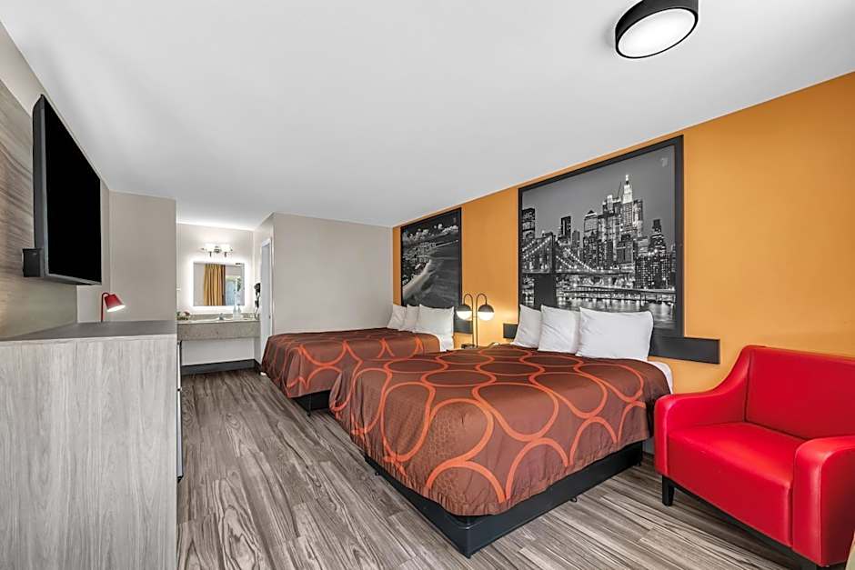 Super 8 by Wyndham Siloam Springs