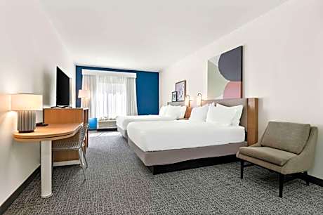 Queen Room with Two Queen Beds and Mobility Accessible Tub