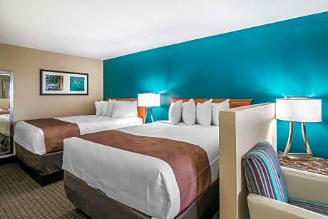 2 Queen Beds, Suite, Nonsmoking