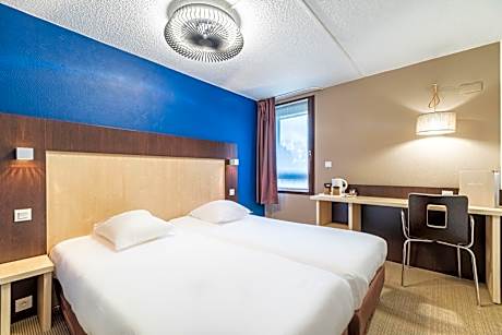 Standard - 2 Single Beds