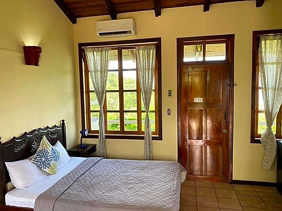 Hotel La Colina