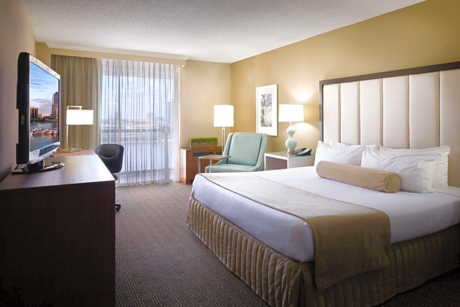 DoubleTree by Hilton Jacksonville Riverfront