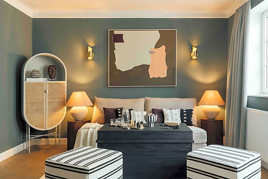 Clemonte Hotel - Your Reception-less Boutique Hideaway