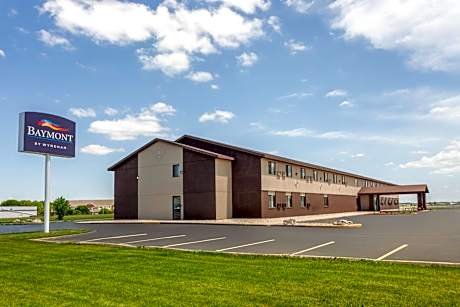 Baymont by Wyndham Oshkosh Airport