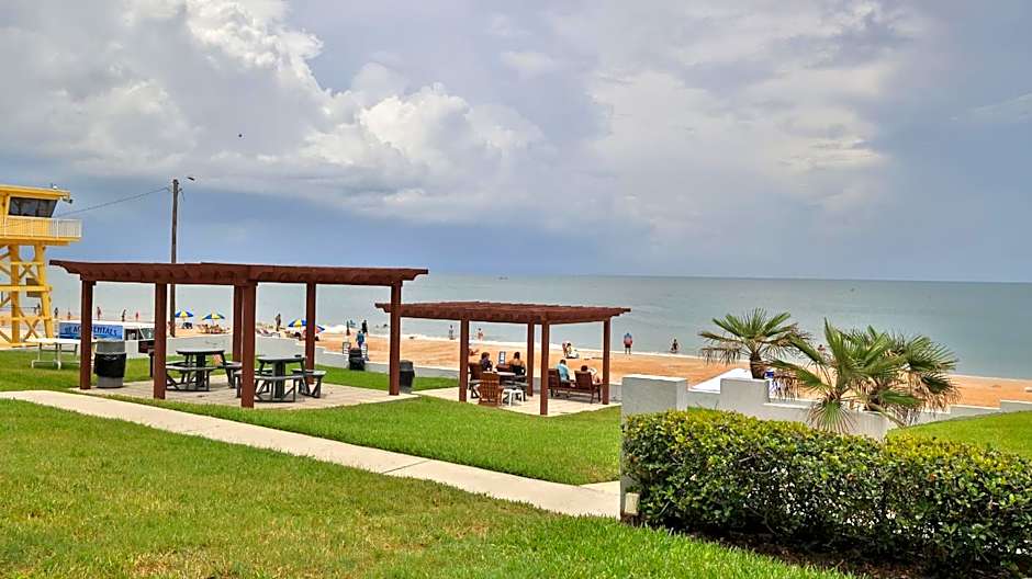 Driftwood Beach Motel