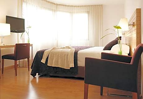 DOUBLE STANDARD WITH EXTRA BED