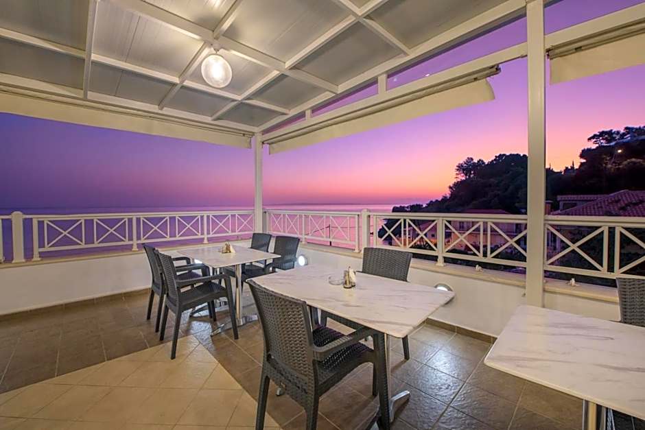 Nefeli Beach - living by the sea