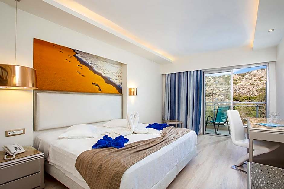 Pegasos Deluxe Beach Hotel