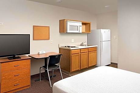 Queen Suite with Roll-in Shower - Non Smoking