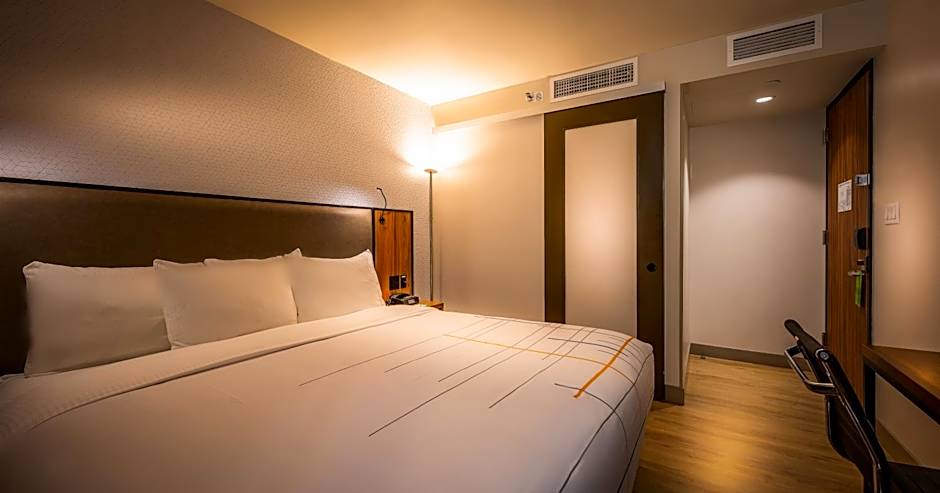 La Quinta by Wyndham Time Square South