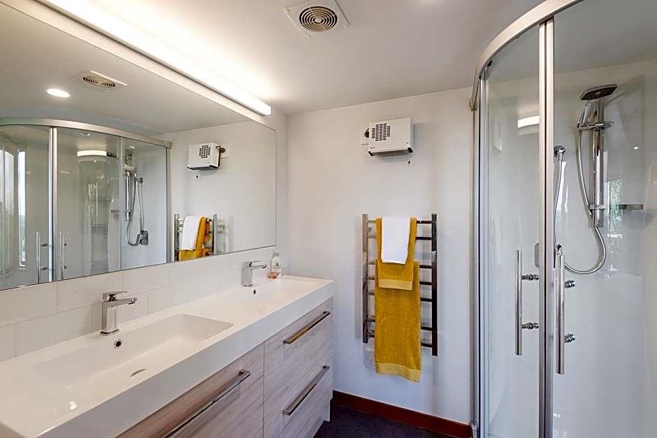 Sherwood Lodge 4-Bedroom Holiday Home with Spectacular Views