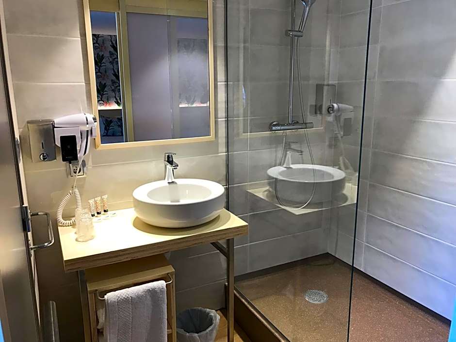 Hôtel-Restaurant "Les Rochers"