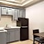 Days Inn & Suites by Wyndham Houston Hobby Airport